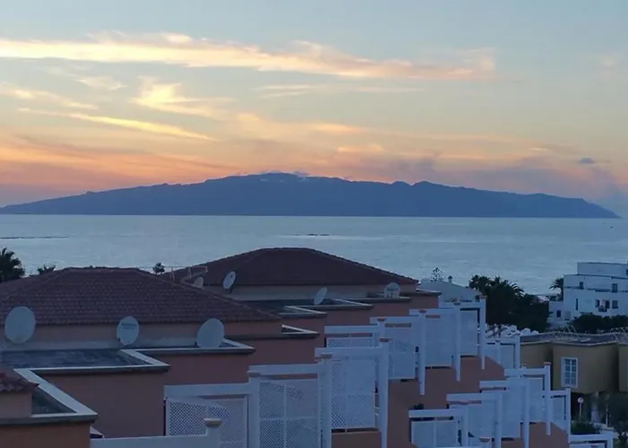 Vaso Rojo Vista Mar أذيخي