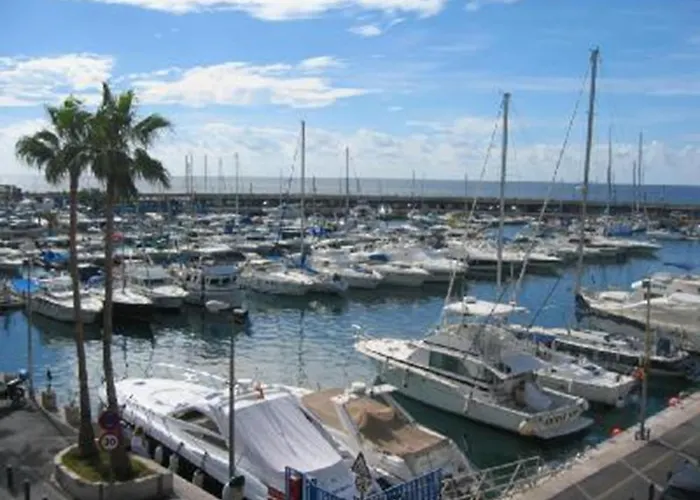 Vaso Rojo Vista Mar * أذيخي